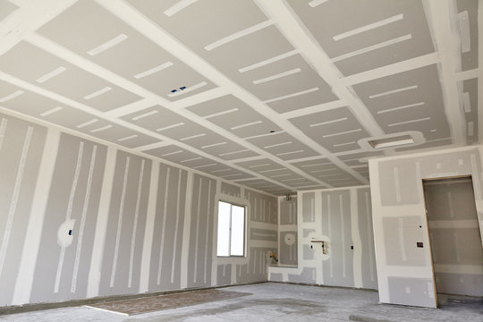 Trockenbauwände und verspachtelte Decke im Innenraum